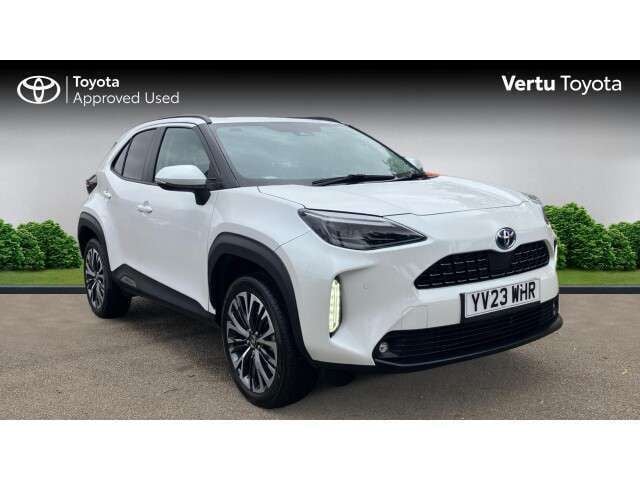 White Used 2023 Toyota Yaris Cross SUV | £22,990 (Good price) - Image 1/4