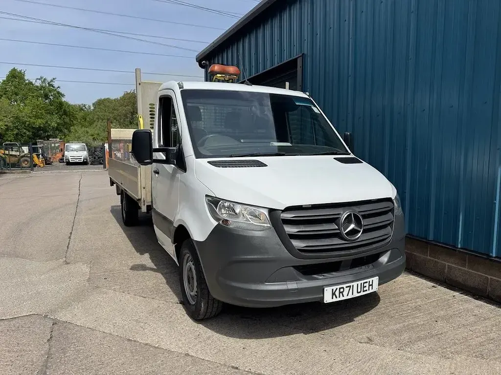 Begagnad Mercedes Sprinter Progressive 150 HK (110 kW) 2022 Vit Van