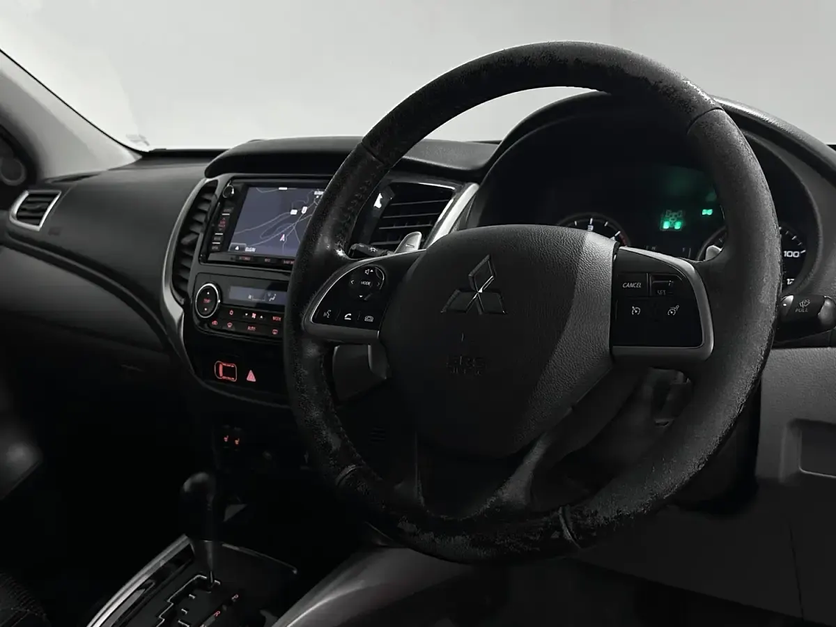 Used Mitsubishi L200 Warrior 178 HP (130 kW) 2015 Black Pickup