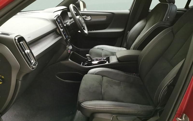 Used Volvo XC40 R-Design 163 HP (119 kW) 2021 SUV