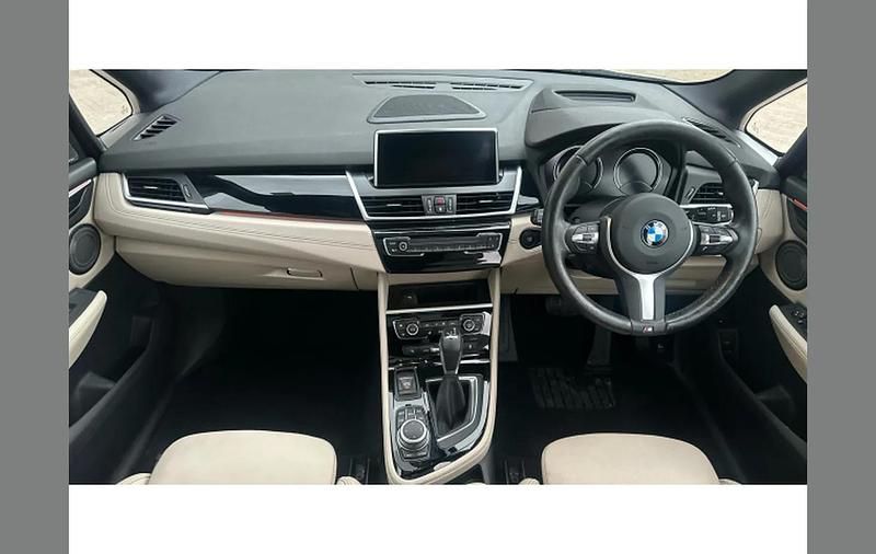 Used BMW 225 M Sport 221 HP (162 kW) 2020 White Estate