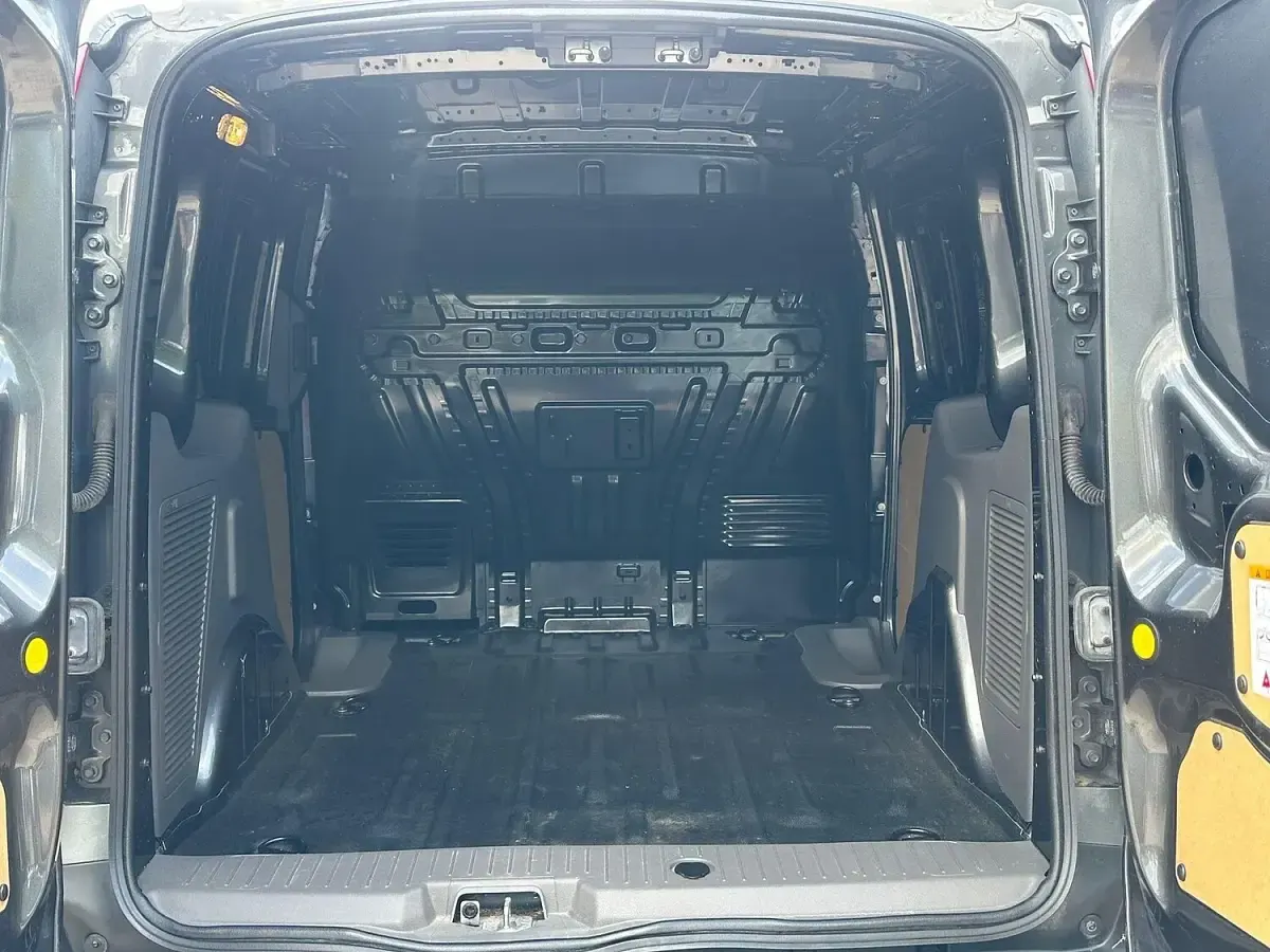 Used Ford Transit Connect Limited 120 HP (88 kW) 2018 Grey MPV