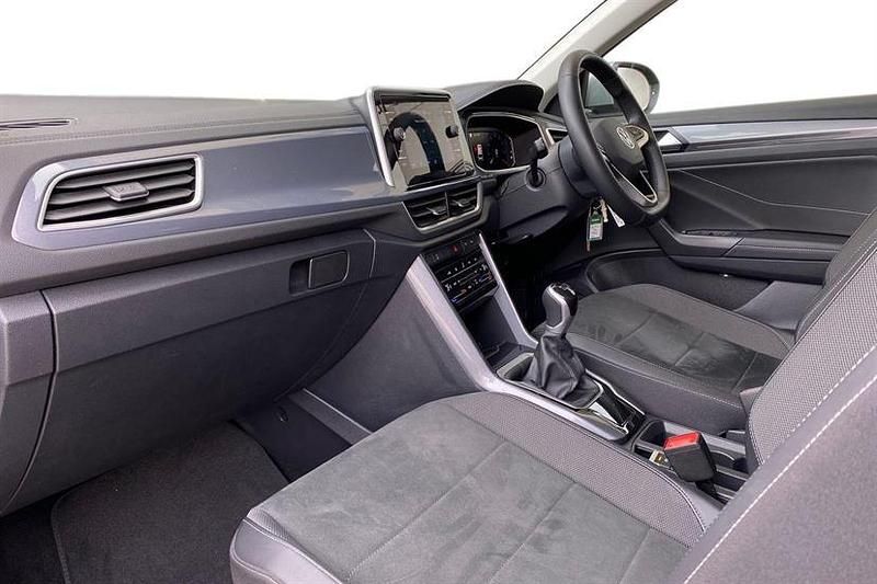 Used VW T-Roc Style 150 HP (110 kW) 2025 Pyrite silver SUV