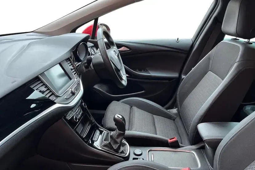Used Vauxhall Astra 150 HP (110 kW) 2019 Red Hatchback