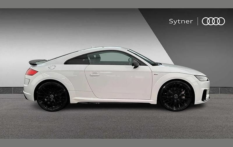 Usado Audi TT Black Edition 241 HP (177 kW) 2021 Branco Coupé