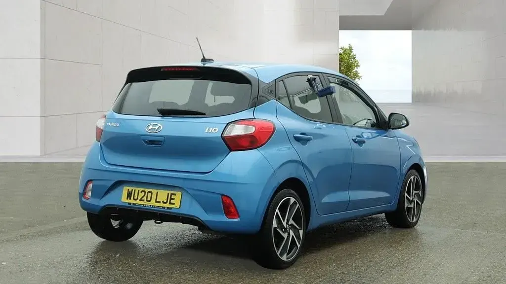 Used Hyundai i10 Premium 67 HP (49 kW) 2020 Blue Hatchback