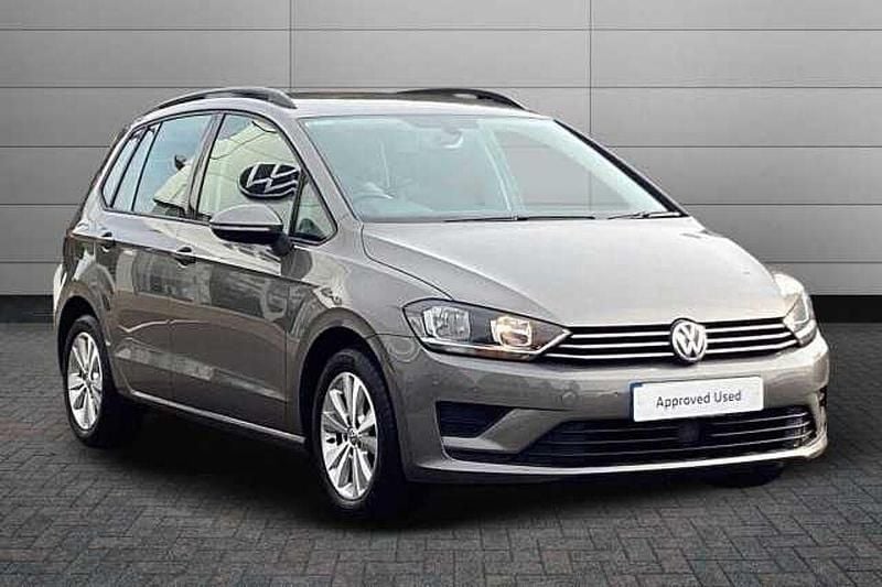 Limestone grey Used 2016 VW Golf VII SE Hatchback | £9,550 (Super price) - Image 1/4