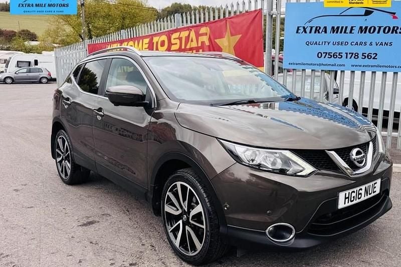 Bronze Used 2016 Nissan Qashqai Tekna SUV | £8,995 (Good price) - Image 1/1