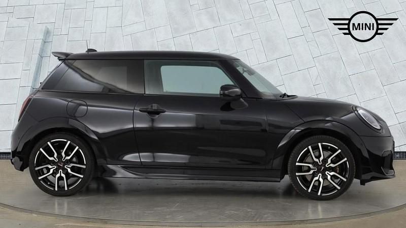 Begagnad Mini Cooper Sport 154 HK (113 kW) 2024 Svart Halvkombi