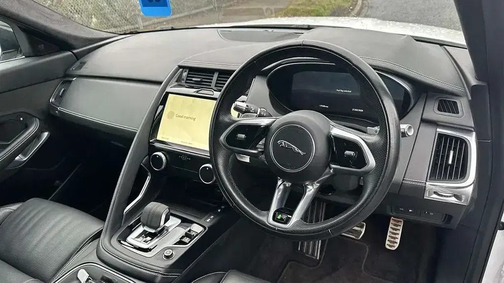 Usado Jaguar E-Pace R-Dynamic 304 HP (223 kW) 2021 Branco SUV
