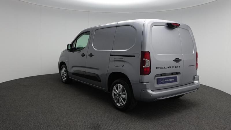 Nouă Peugeot Partner 131 CP (96 kW) 2026 Gri Monovolum