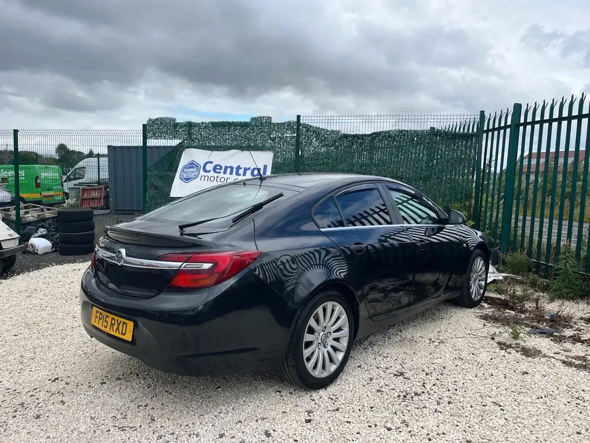 Used Vauxhall Insignia Design Edition 163 HP (119 kW) 2015 Black Hatchback