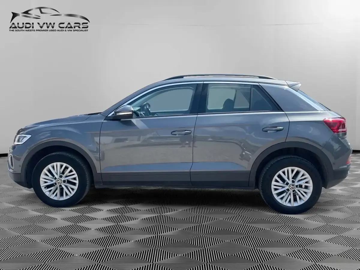 Used VW T-Roc Life 150 HP (110 kW) 2023 Grey SUV