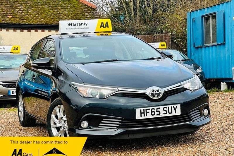 Used Toyota Auris Business Edition 2015