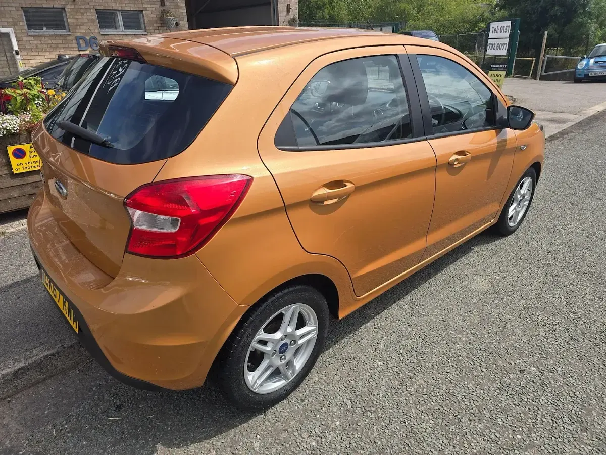 Used Ford Ka Plus Zetec 85 HP (62 kW) 2017 Gold Hatchback