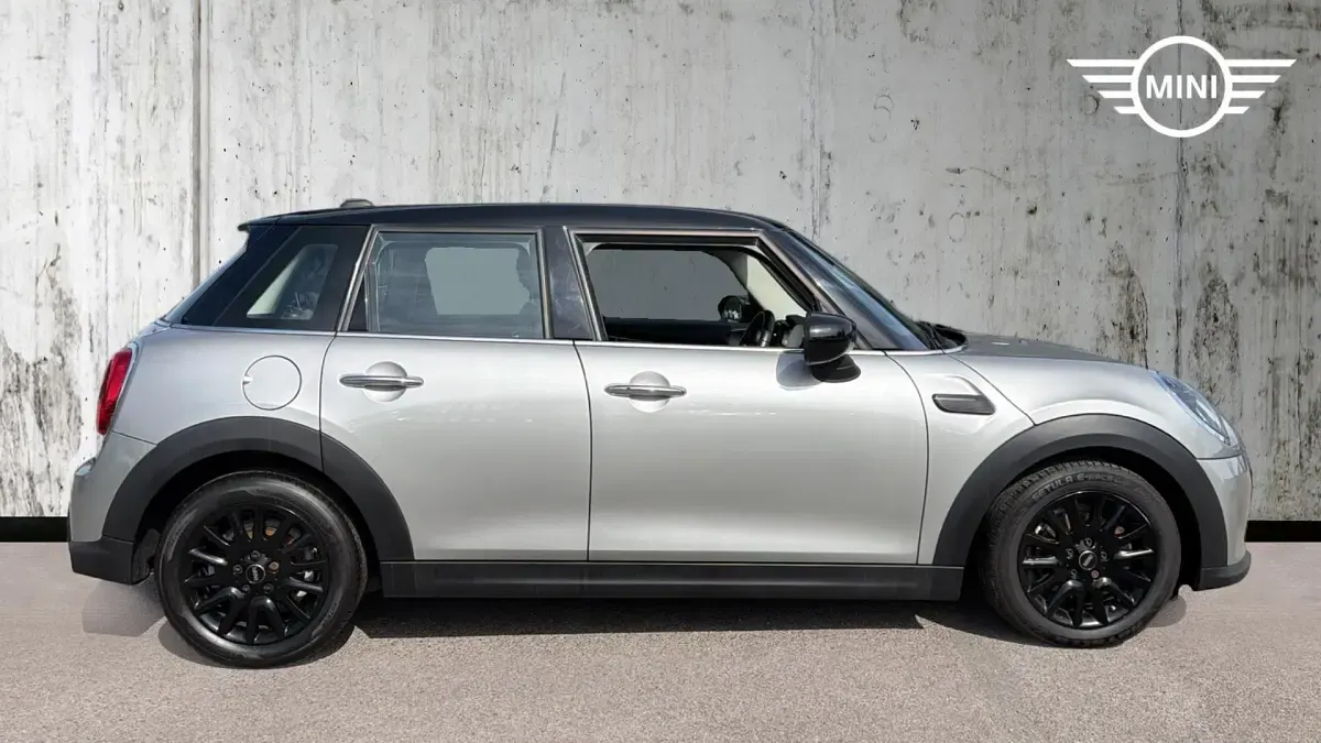 Used Mini Cooper Classic 136 HP (100 kW) 2022 Melting silver iii Hatchback
