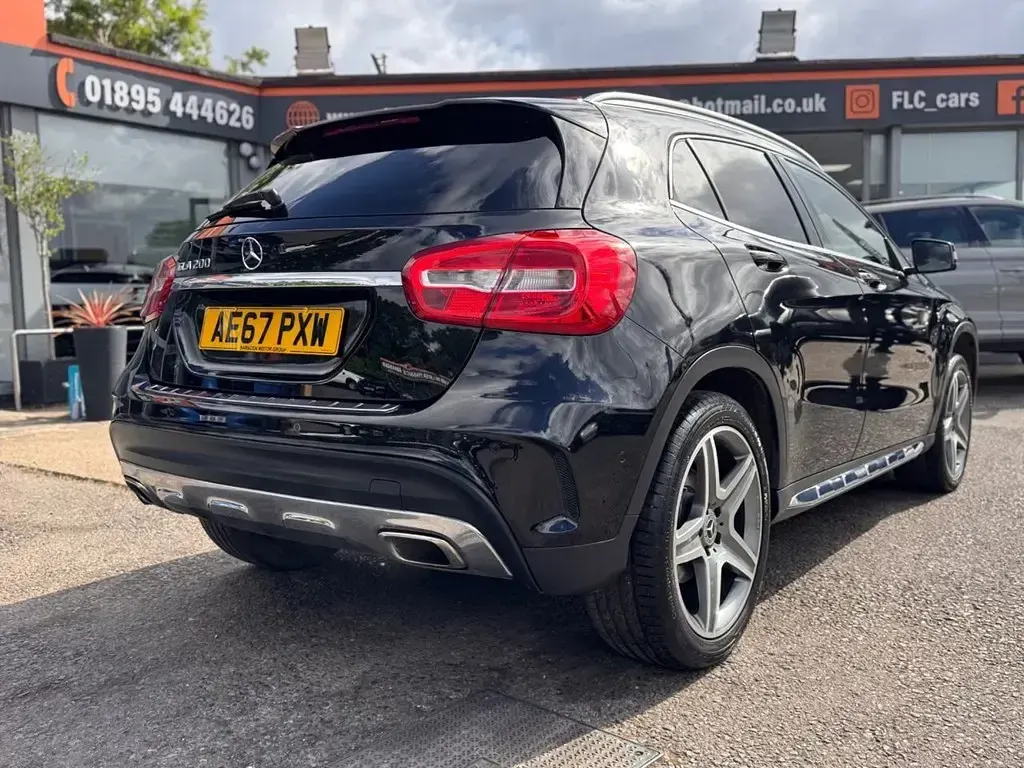 Usado Mercedes GLA200 Executive 156 HP (114 kW) 2017 Preto SUV