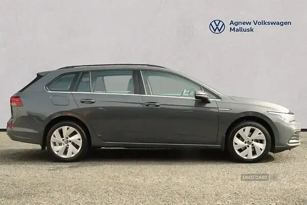 Used VW Golf VIII Style 130 HP (95 kW) 2022 Grey Estate