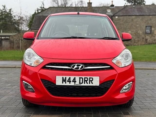 Used Hyundai i10 Active 85 HP (62 kW) 2013 Red Hatchback