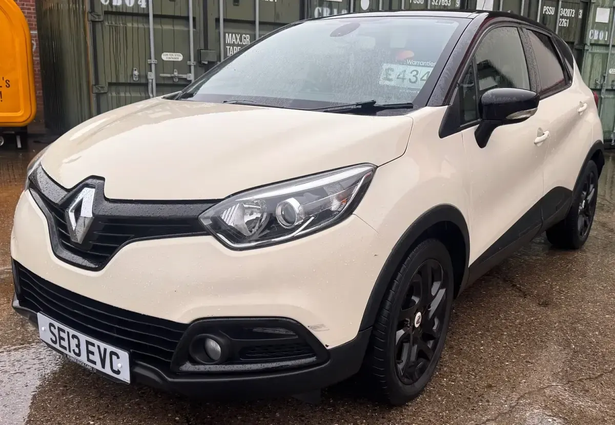 Used Renault Captur Dynamique 90 HP (66 kW) 2013 Cream SUV