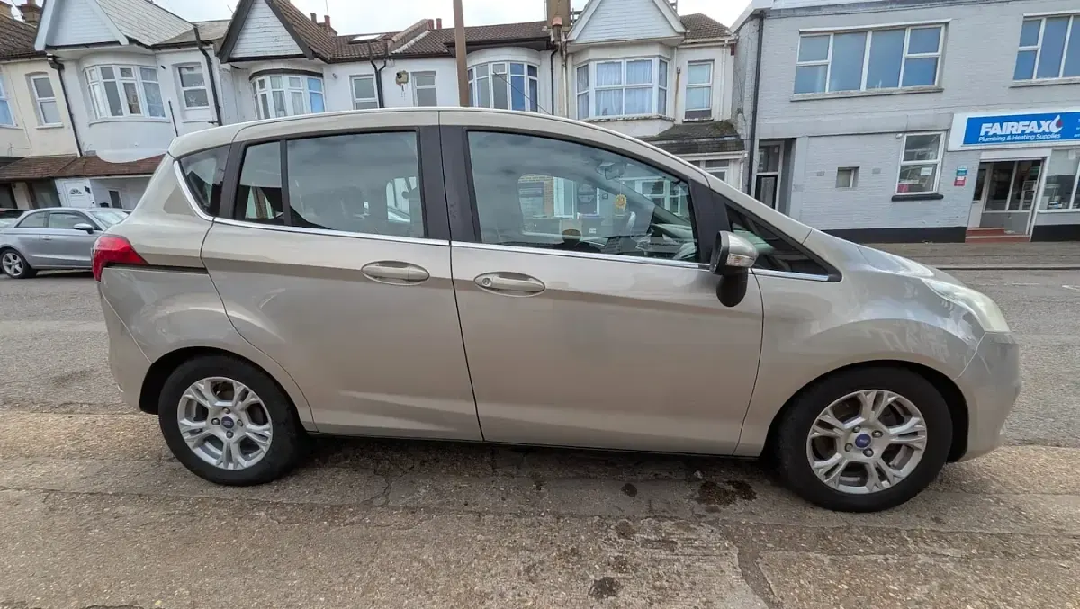 Used Ford B-MAX Zetec 2013 Silver MPV