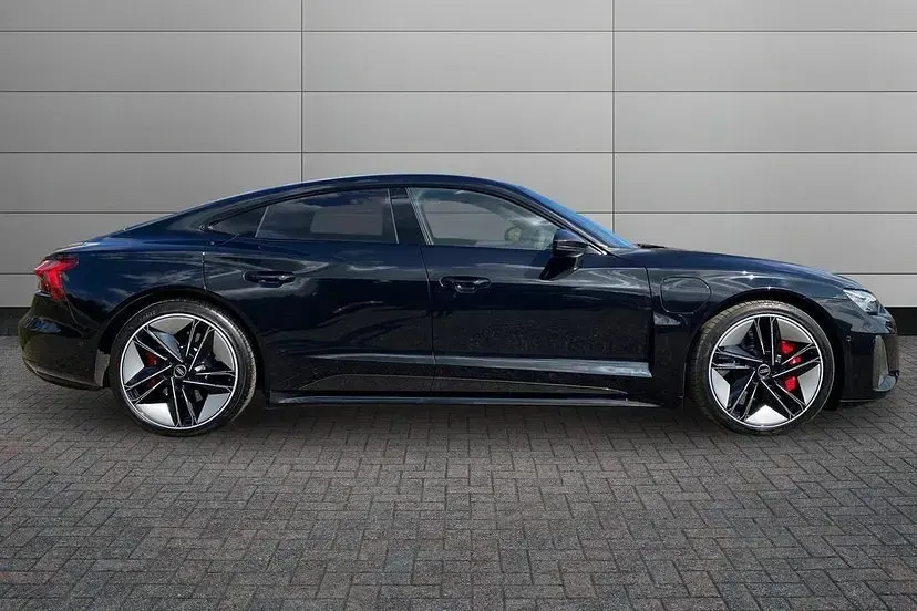 Used Audi RS e-tron GT Design 433 kW (590 HP) 2022 Mythos black Sedan