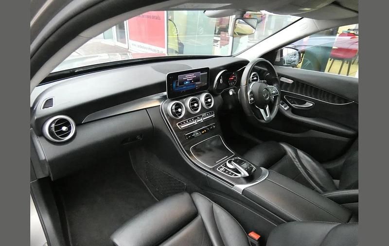 Used Mercedes C220 191 HP (140 kW) 2018 Silver Sedan
