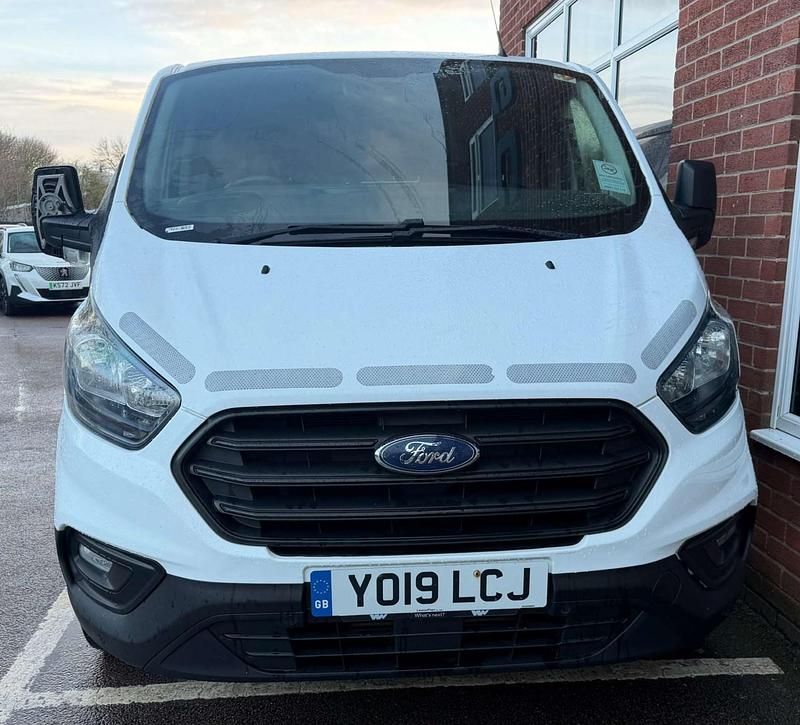 Used Ford Transit Custom 105 HP (77 kW) 2019 White Van