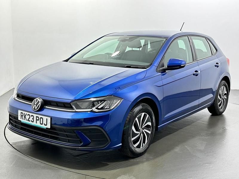 Used VW Polo Life 95 HP (69 kW) 2023 Blue Hatchback