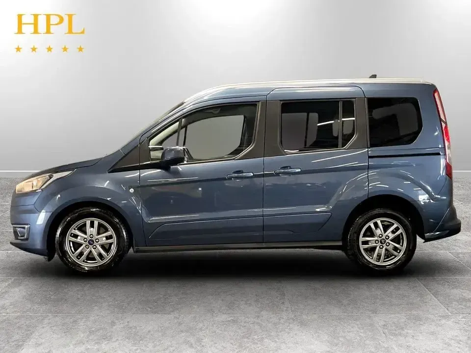 Used Ford Tourneo Titanium 120 HP (88 kW) 2021 Blue MPV