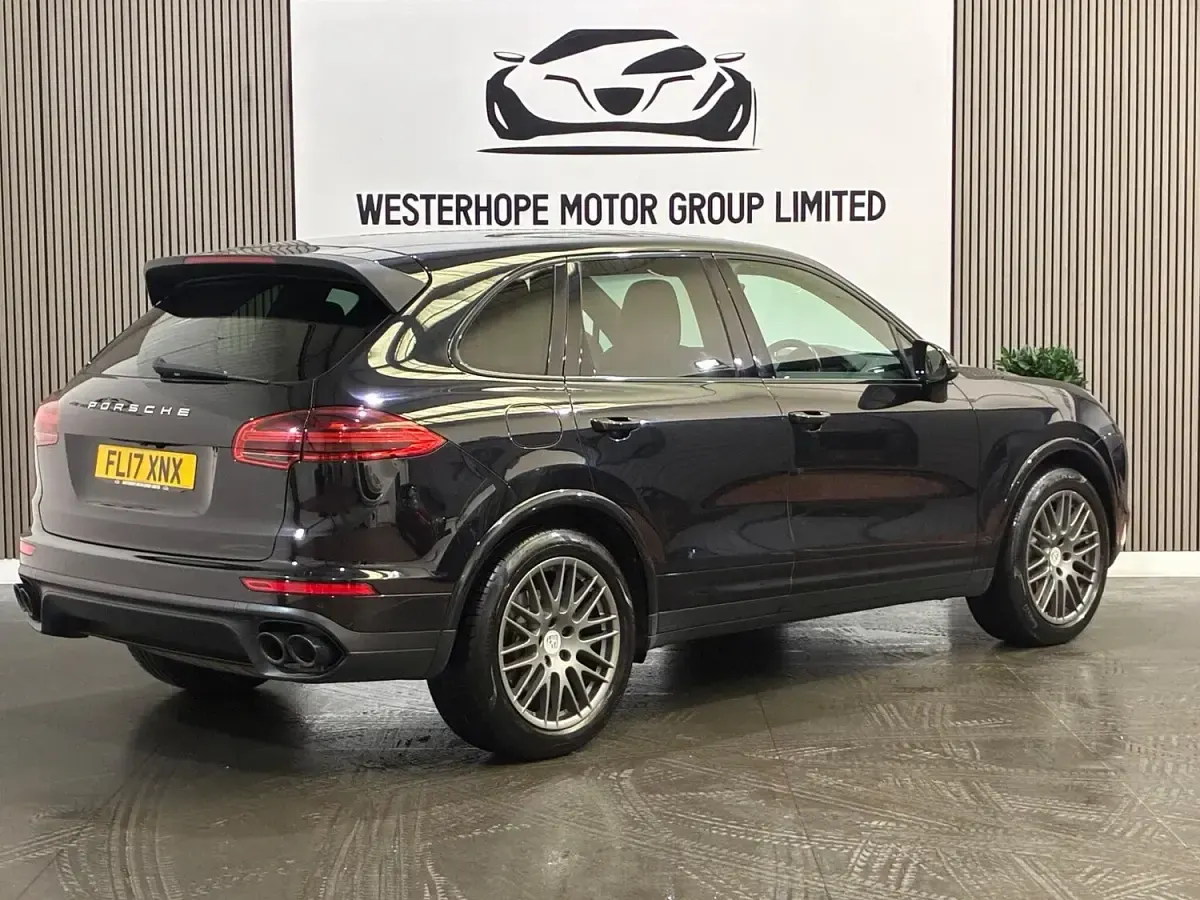Used Porsche Cayenne Platinum Edition 262 HP (192 kW) 2017 Black SUV