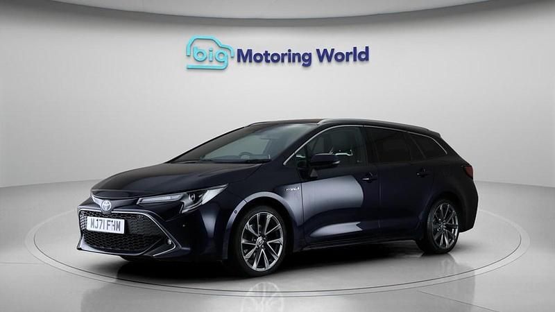 Used Toyota Corolla 184 HP (135 kW) 2021 Blue Estate