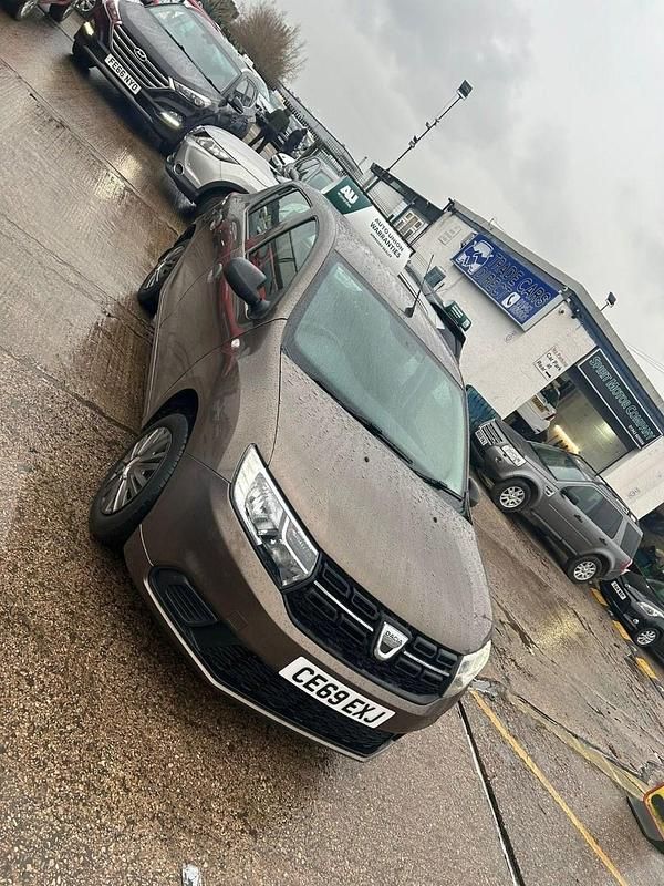 Used Dacia Sandero Essentiel 90 HP (66 kW) 2019 Brown Hatchback