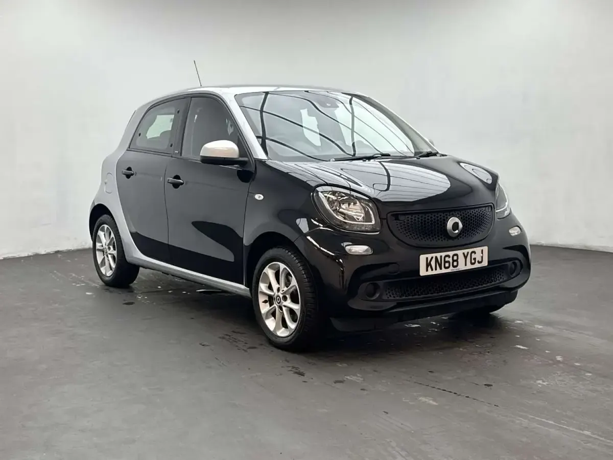 Used Smart ForFour Passion 71 HP (52 kW) 2018 Silver Hatchback