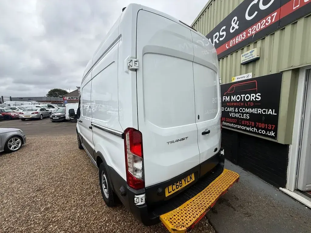 Used Ford Transit 130 HP (95 kW) 2018 White Van