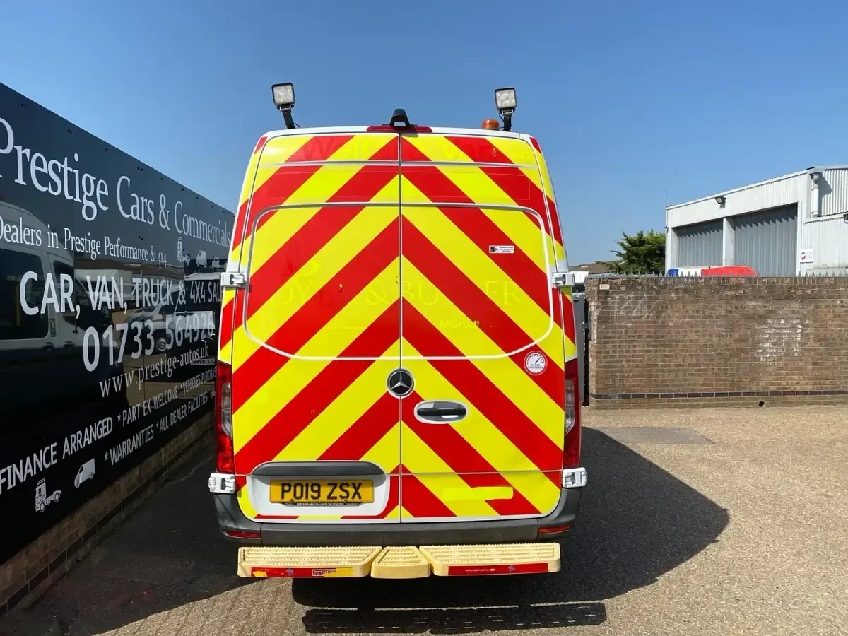 Used Mercedes Sprinter 143 HP (105 kW) 2019 White Van