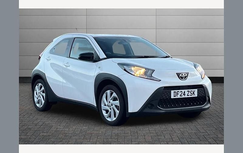 White Used 2024 Toyota Aygo X PURE SUV | £13,550 - Image 1/4