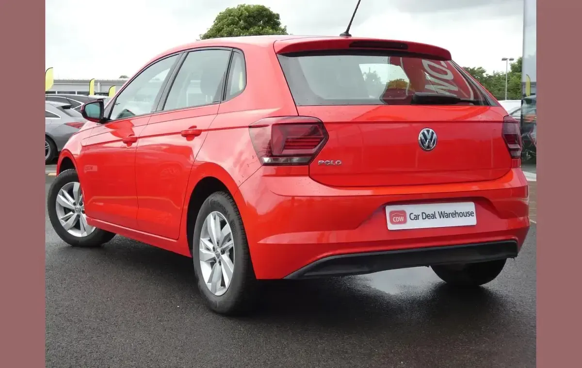 Used VW Polo SE 64 HP (47 kW) 2018 Red Hatchback