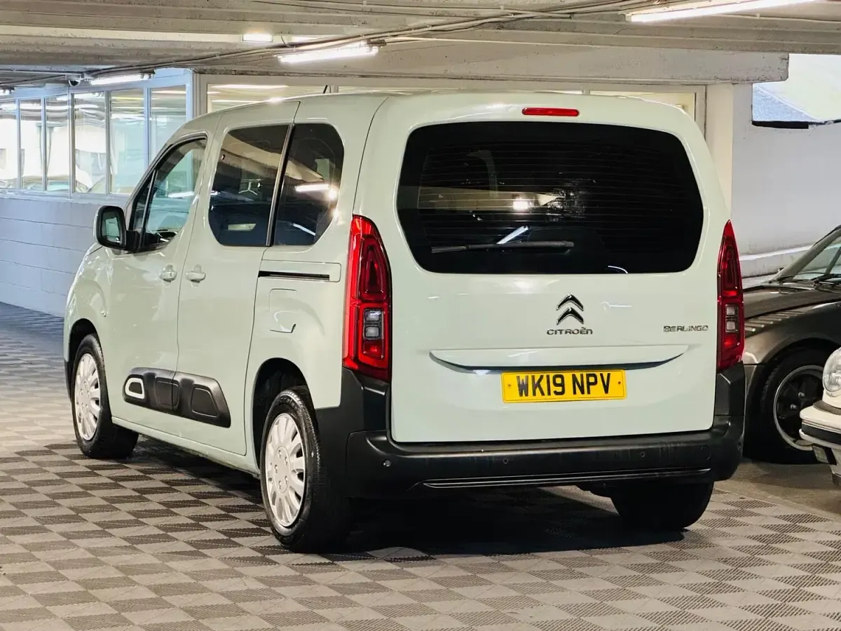Used Citroën Berlingo Feel 110 HP (80 kW) 2019 Green MPV