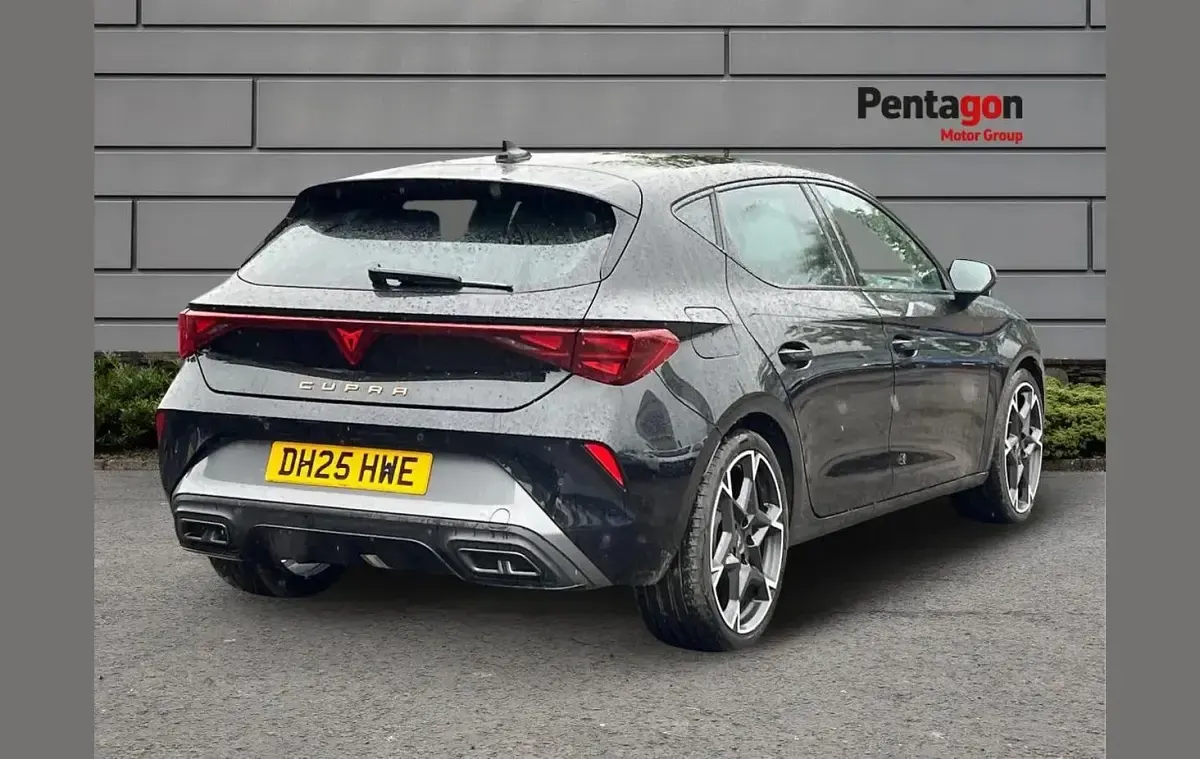 Used Cupra Leon 147 HP (108 kW) 2025 Black Hatchback