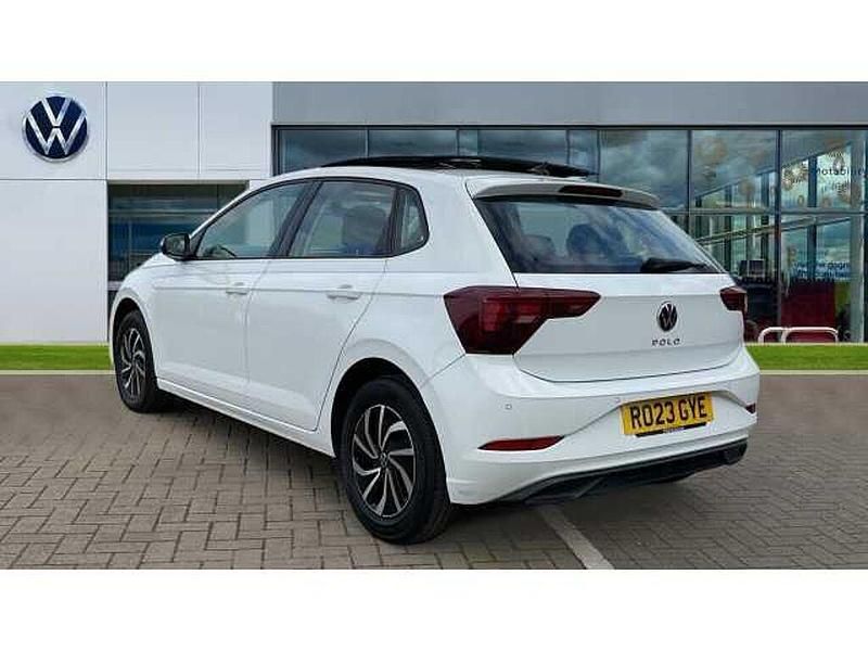 Used VW Polo Life 95 HP (69 kW) 2023 White Hatchback