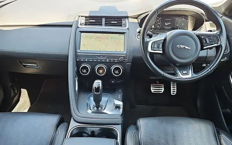 Used Jaguar E-Pace R-Dynamic 179 HP (131 kW) 2019 Red SUV