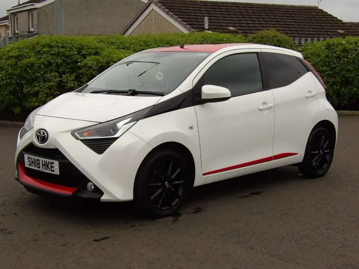 Used Toyota Aygo x-press 2018 White Hatchback