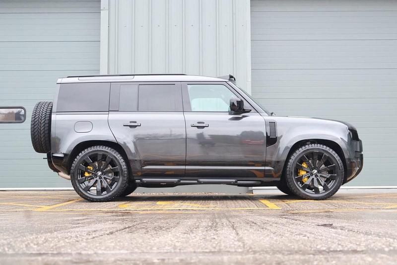 New Land Rover Defender HSE 2026 Grey SUV