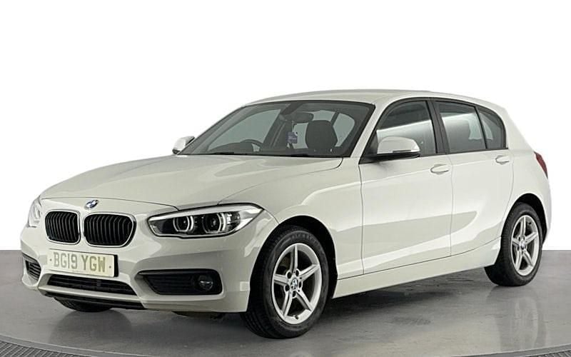 Used BMW 116 Comfort Edition 116 HP (85 kW) 2019 White Hatchback