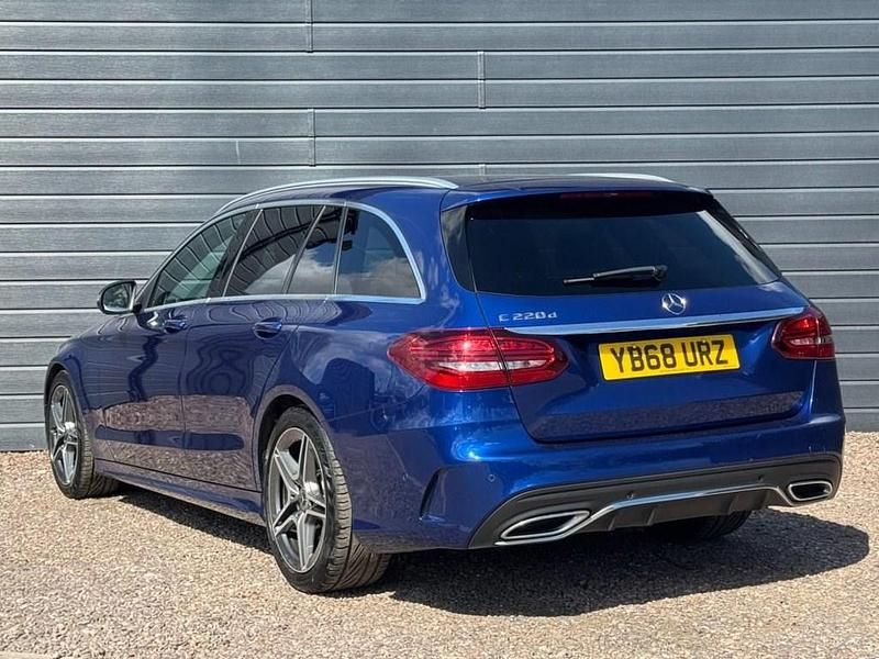 Begagnad Mercedes C220 AMG line 2018 Blå Kombi