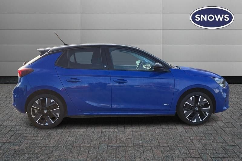 Second-hand Vauxhall Corsa-e 100 kW (136 CP) 2021 Albastru Hatchback
