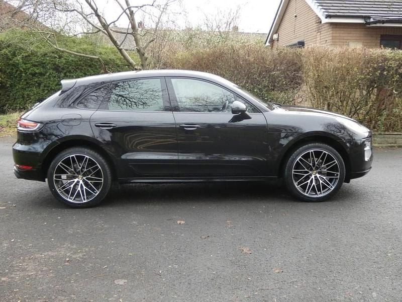 Used Porsche Macan 245 HP (180 kW) 2019 Black SUV