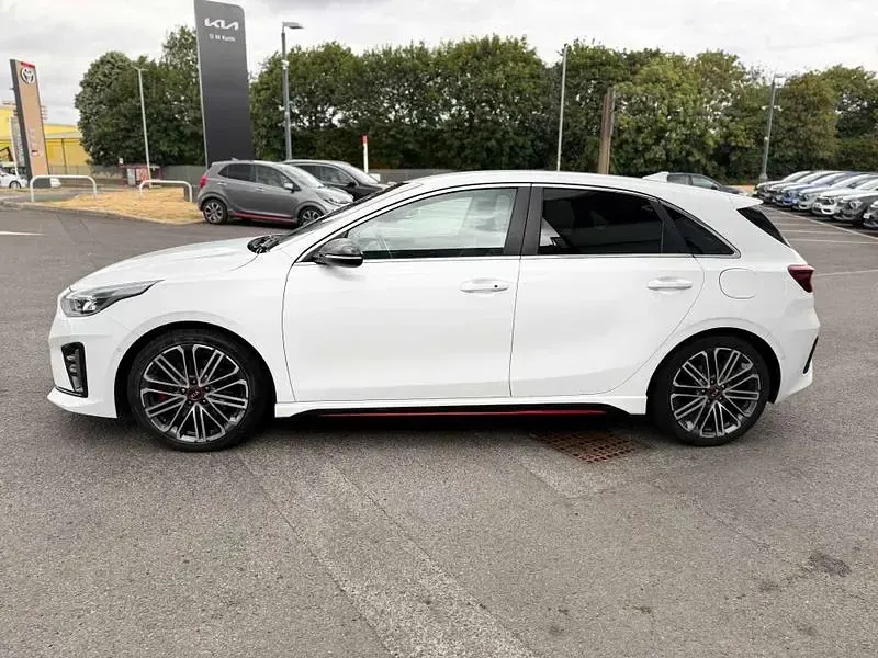 Used Kia Ceed GT GT 201 HP (147 kW) 2019 White Hatchback
