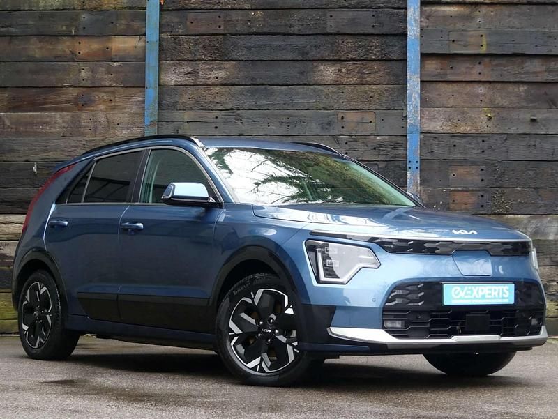 Blue Used 2022 Kia e-Niro SUV | £19,400 (Expensive) - Image 1/3